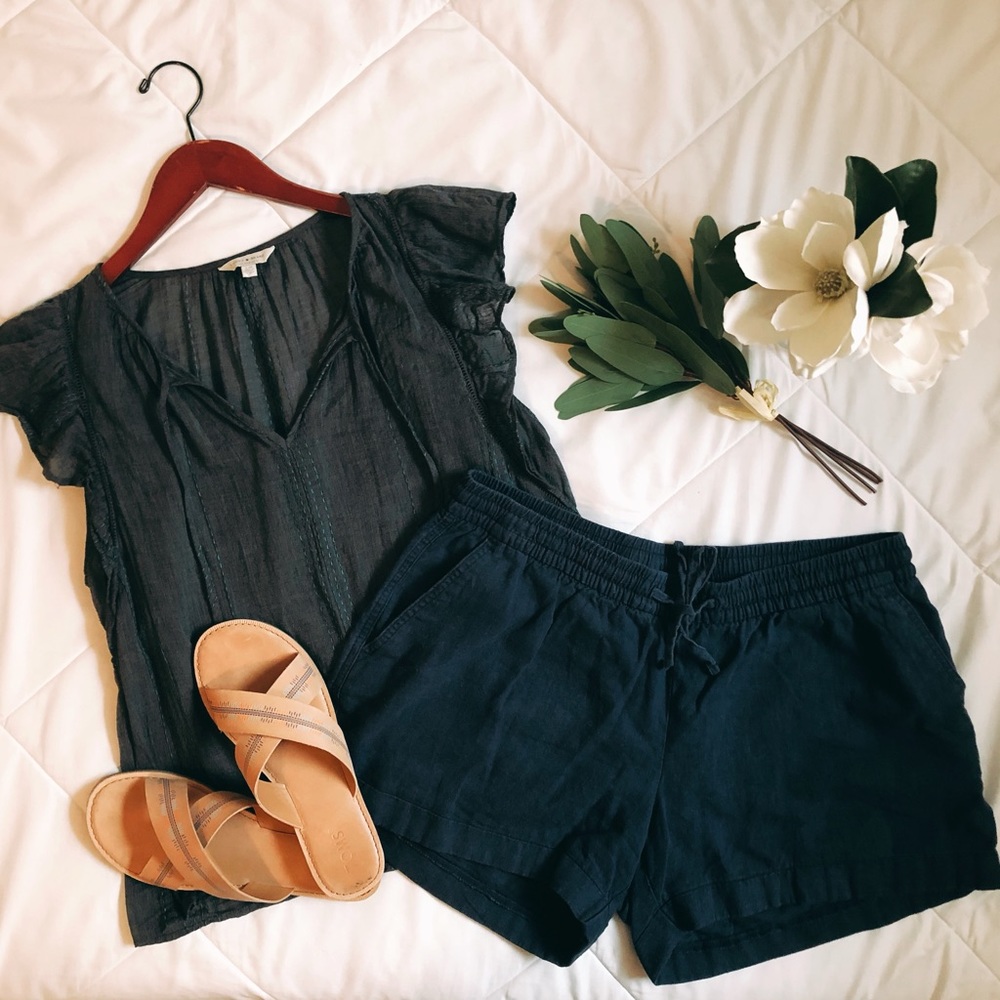 Old Navy Mid-Rise Linen Blend Shorts